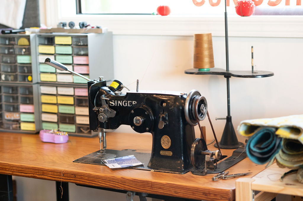 black singer vintage sewing machine