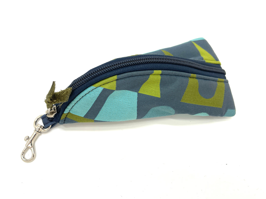 Fabric glasses pouch with midcentury modern geometric pattern on a white background#color_teal-vector