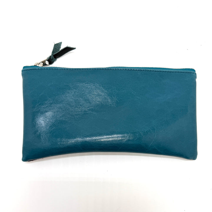 Blue pouch with a zipper on a white background#color_teal-ferns