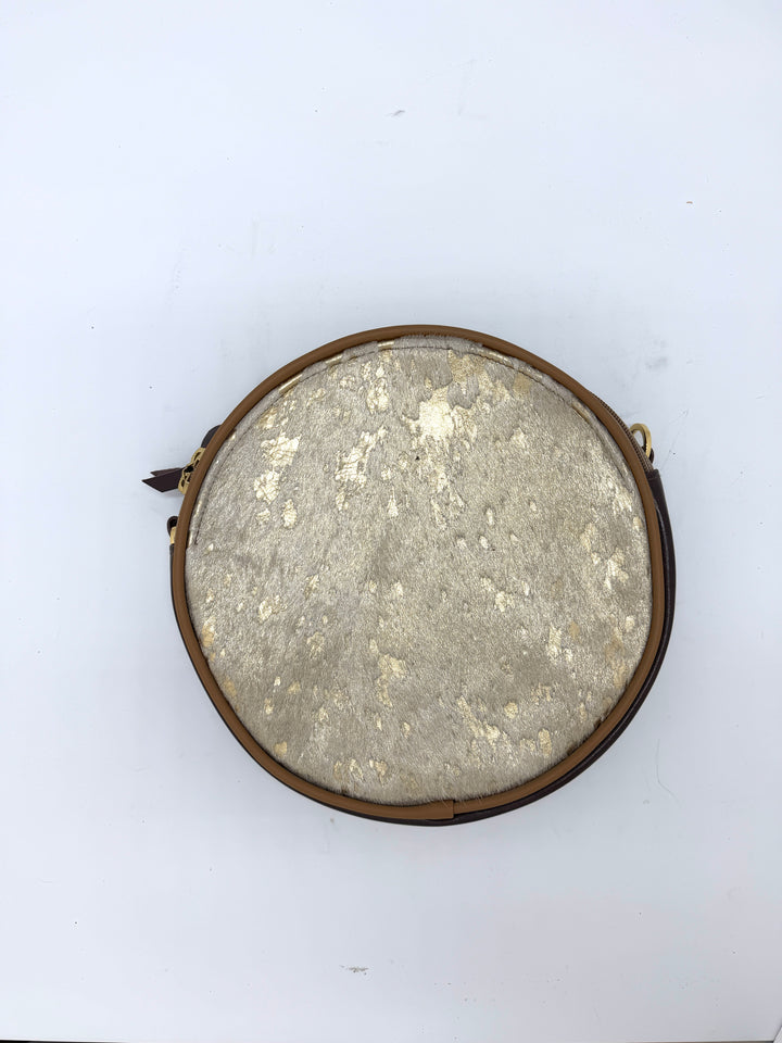 Round metallic gold ponyhair leather round purse with a textured surface on a white background#color_gold-foil-ponyhair-leather