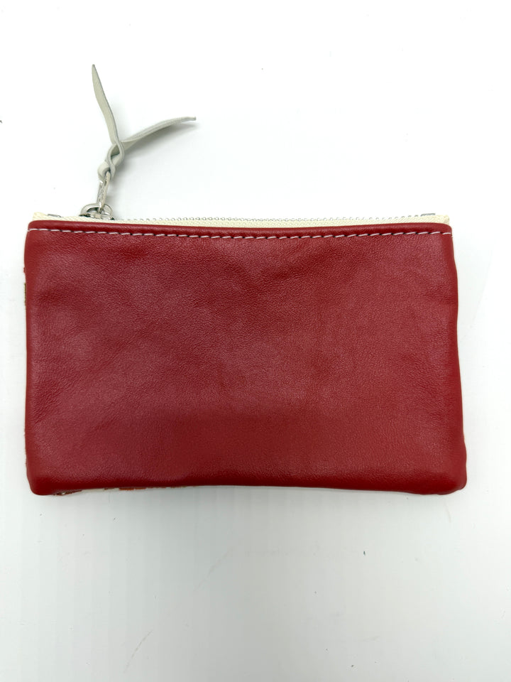 Red leather pouch with a zipper on a white background#color_chateau-rose