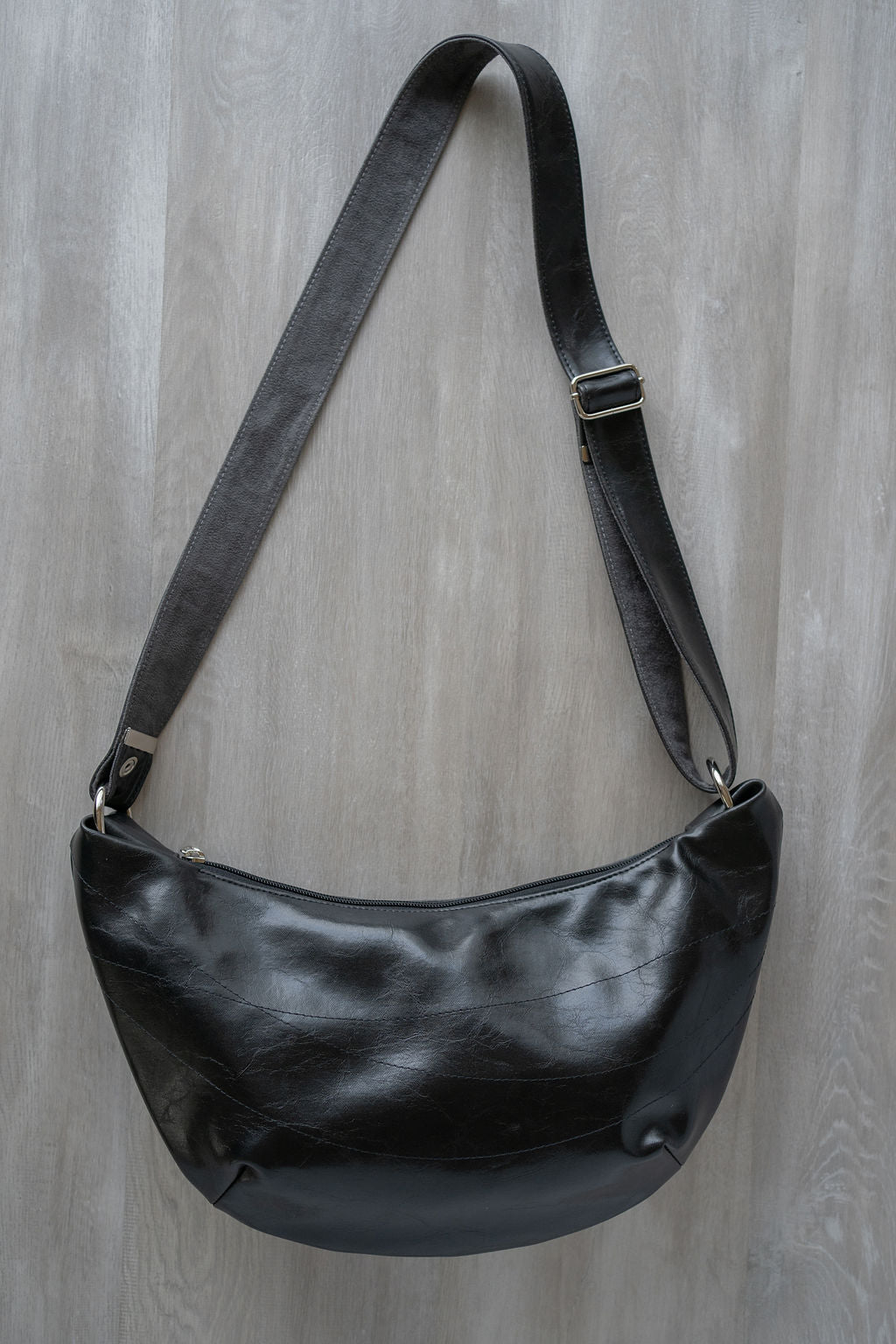 VAULTROOM HOBO BAG / SMALL 新品未使用 VAULTROOM HOBO BAG / SMALL