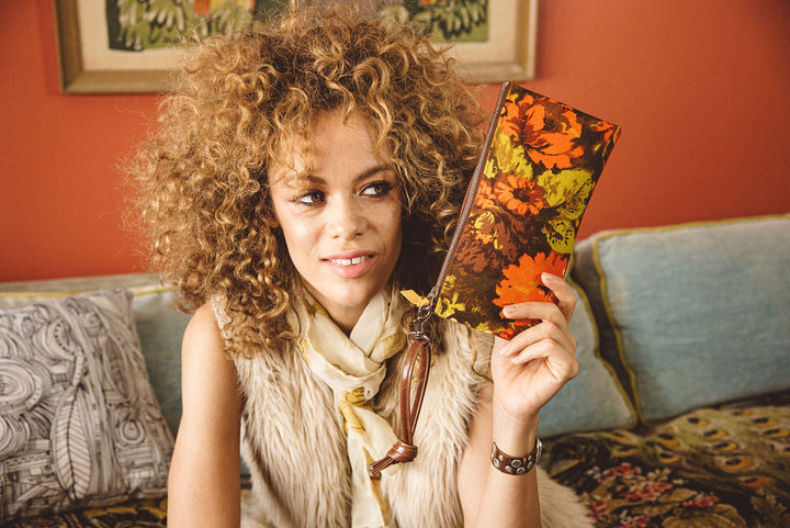 Limited edition Large Valet Pouch from Vintage Fabric#color_lucille-ball-floral